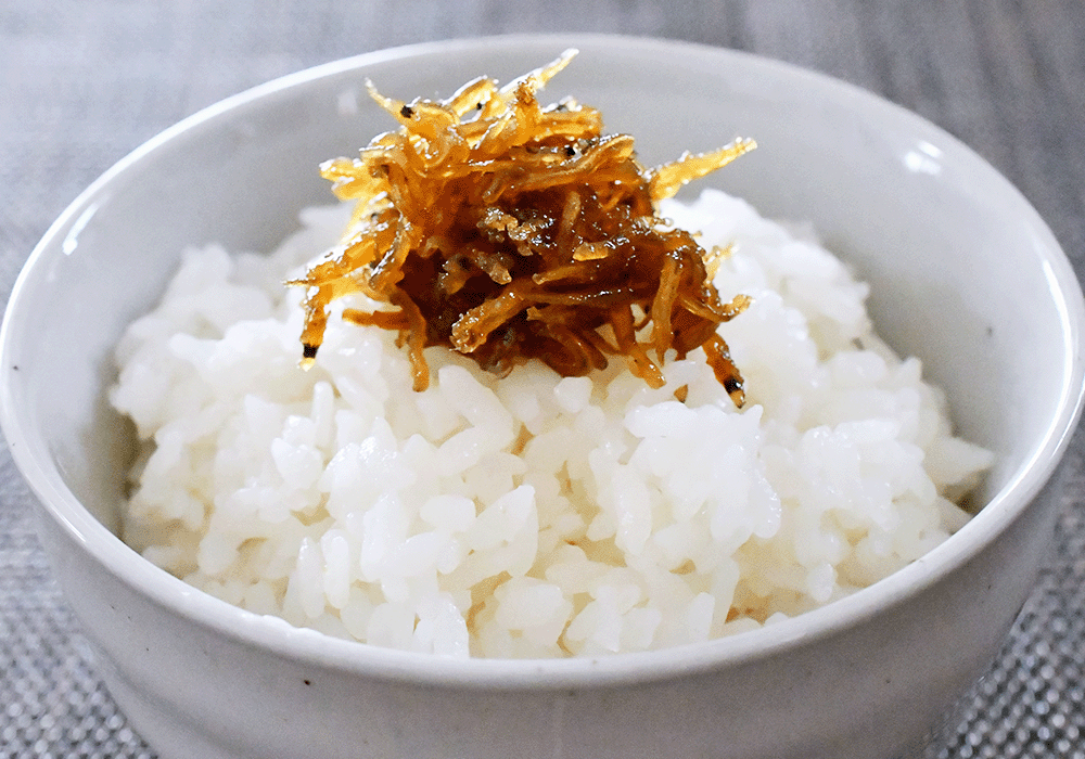 佃煮をのせたご飯